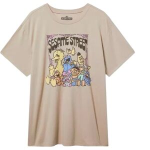 Size 2: Torrid Sesame Street Relaxed Cotton Crew Tee